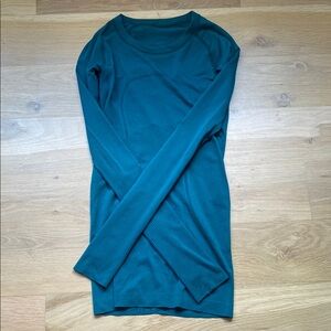 Lululemon -Swift Stride Emerald green workout shirt